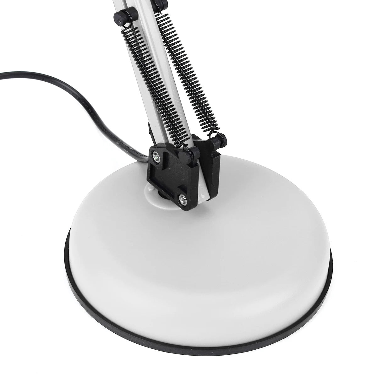 Gros plan sur la base stable et le cordon d'alimentation avec interrupteur de la lampe à chaleur infrarouge TheraPulse™.