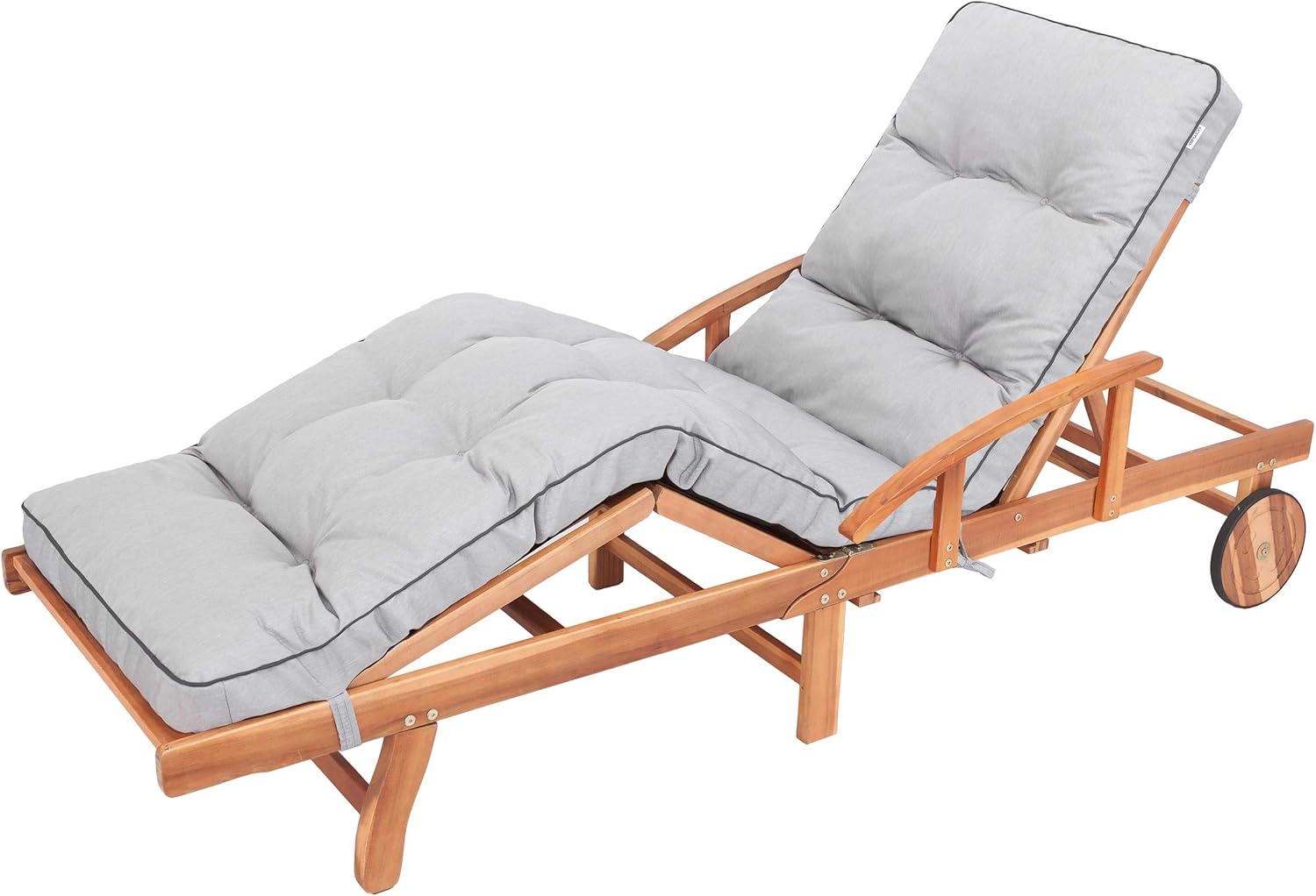 Outdoor cushion for deckchair: comfort &amp; durability for your garden