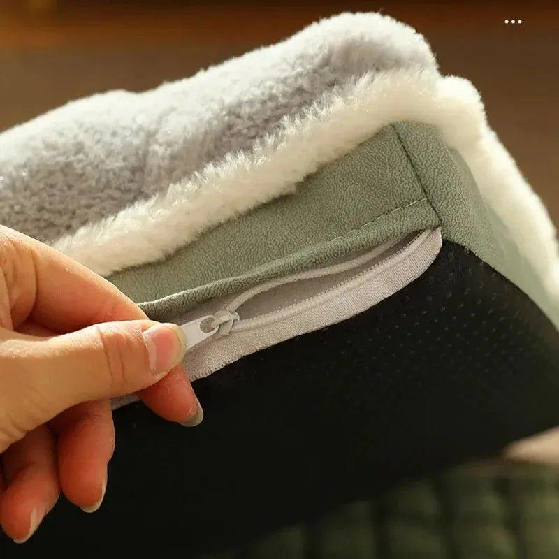 Coussin pour chien avec housse amovible et lavable, pour un entretien facile.