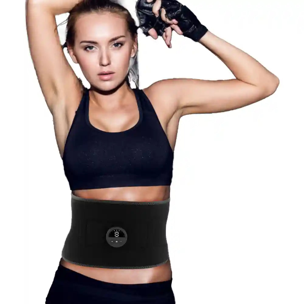 Femme en tenue de sport utilisant la ceinture de stimulation abdominale NeuroFlex™ pour la tonification.