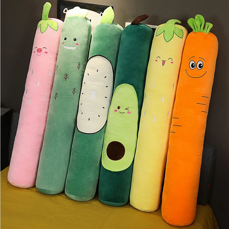 Coussin kawaii fruit et légume en peluche douce pour décoration et confort.