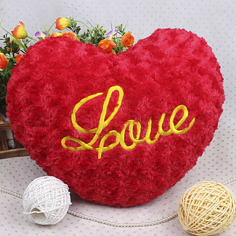 Coussin cœur rouge en peluche douce décoration et cadeau