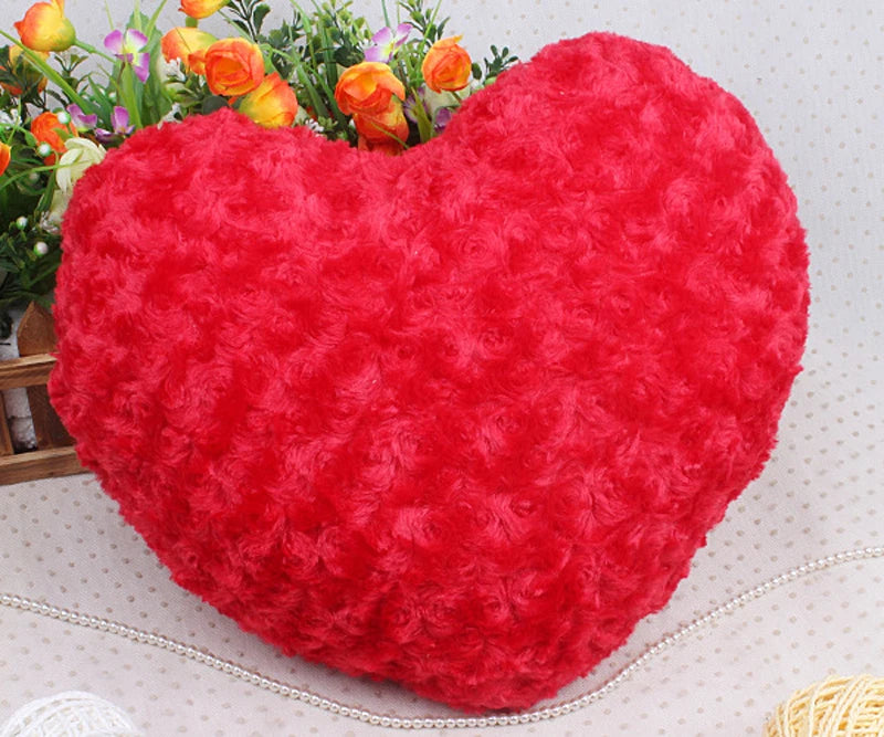 Coussin cœur rouge en peluche douce décoration et cadeau