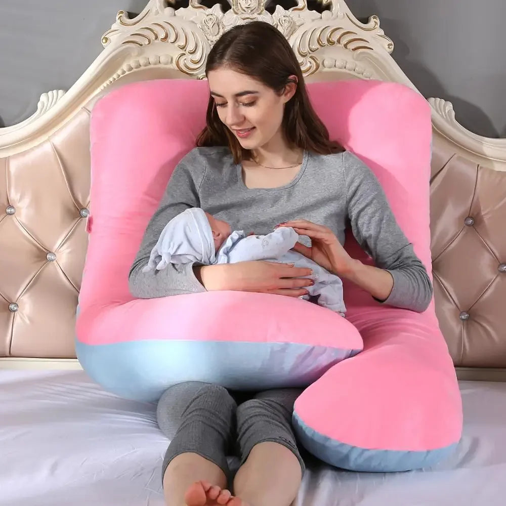Coussin de grossesse XXL en velours doux pour soutien et confort maternité.