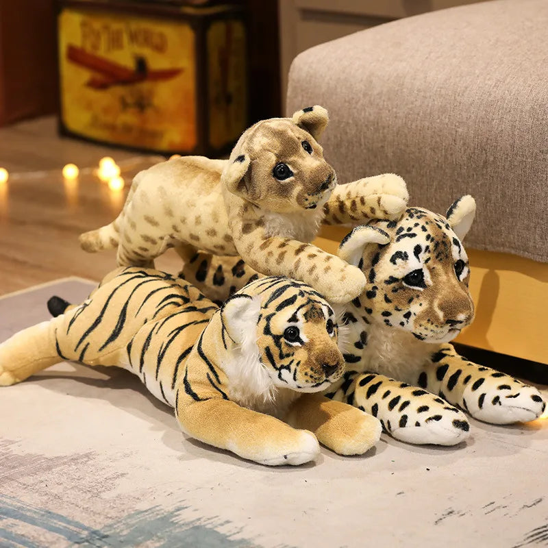 Coussin tigre en peluche doux et réaliste pour décoration intérieure ou cadeau.