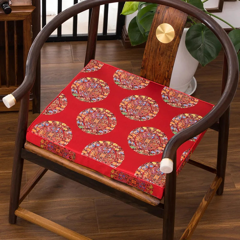 Coussin motif chinois traditionnel en coton polyester pour décoration intérieure.