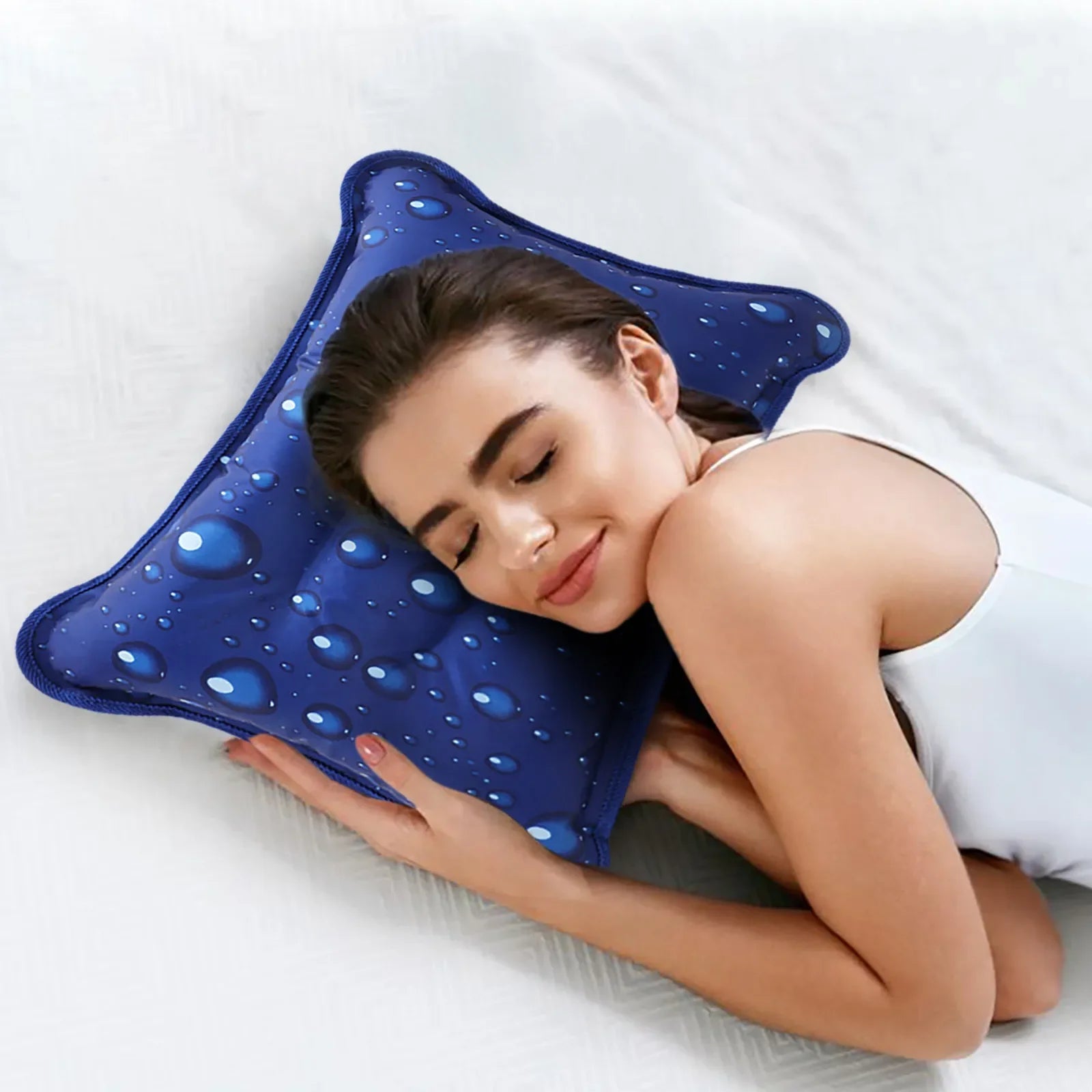 Coussin de refroidissement en eau pour sommeil rafraîchissant et soulagement musculaire.